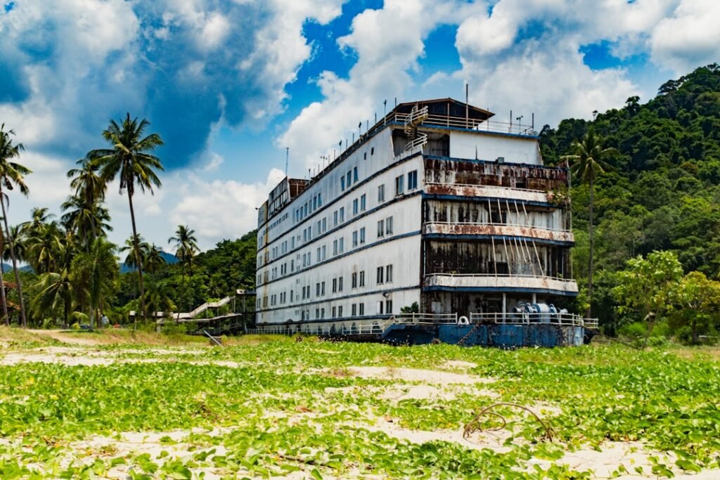 Photo Beachfront condo