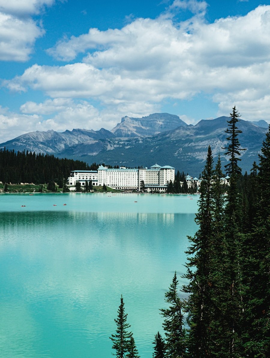 Photo "banff travel package deals"