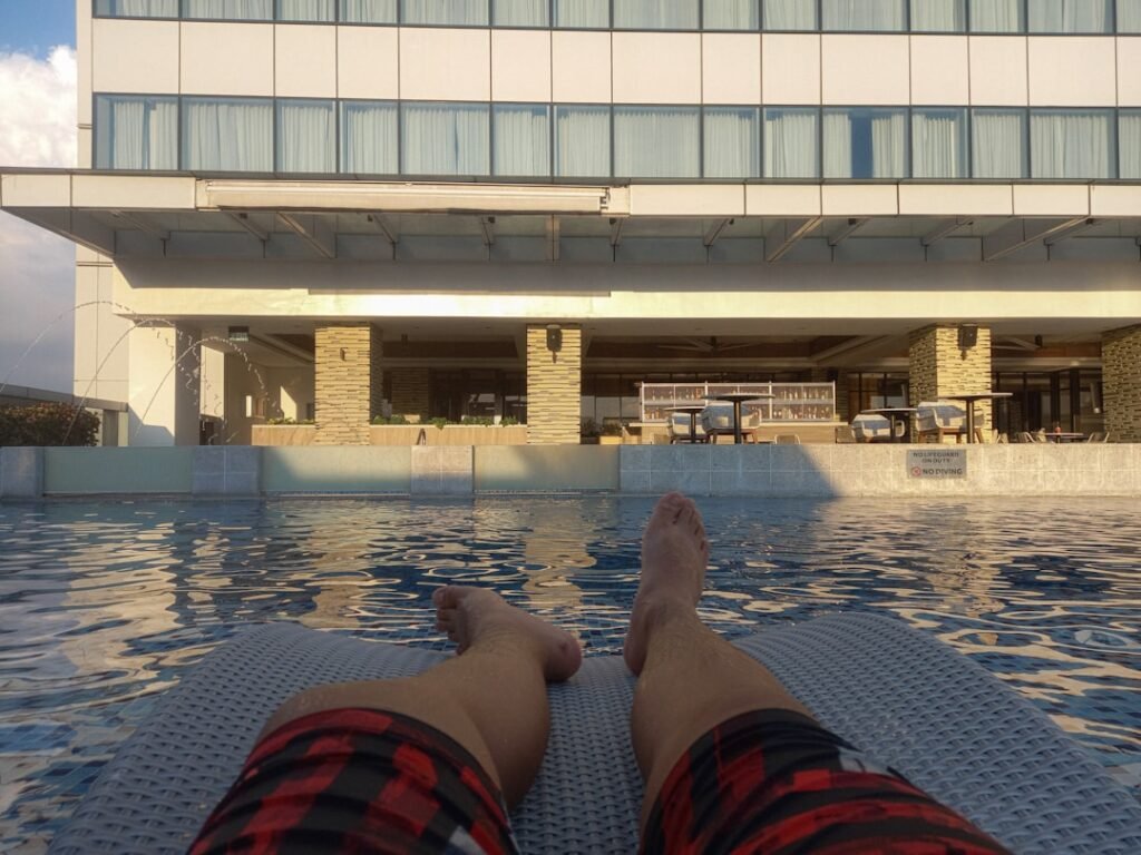 Photo Poolside lounging